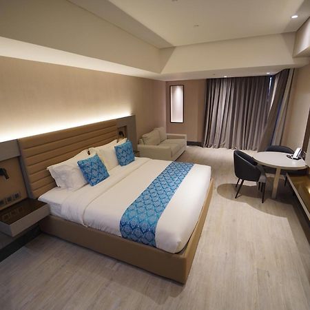 Bayprime Hotel Paranaque City Екстериор снимка