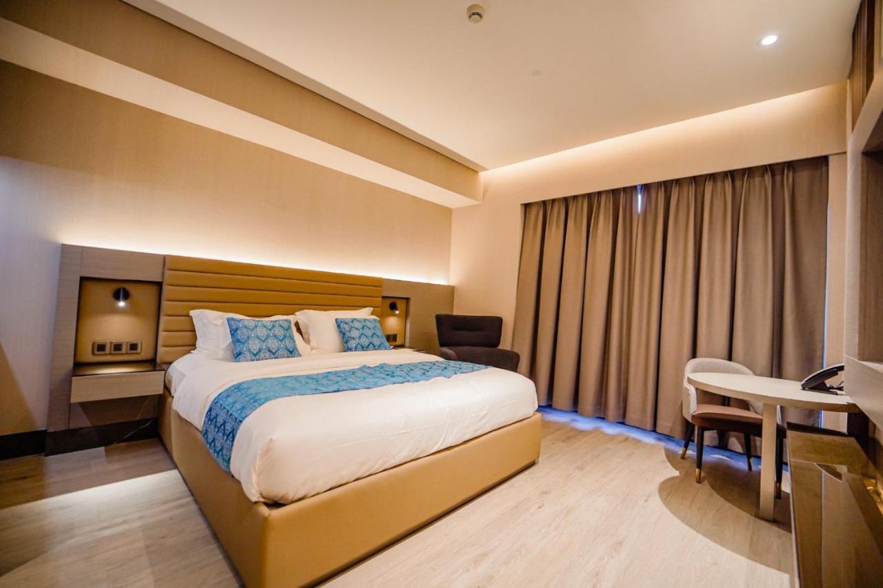 Bayprime Hotel Paranaque City Екстериор снимка