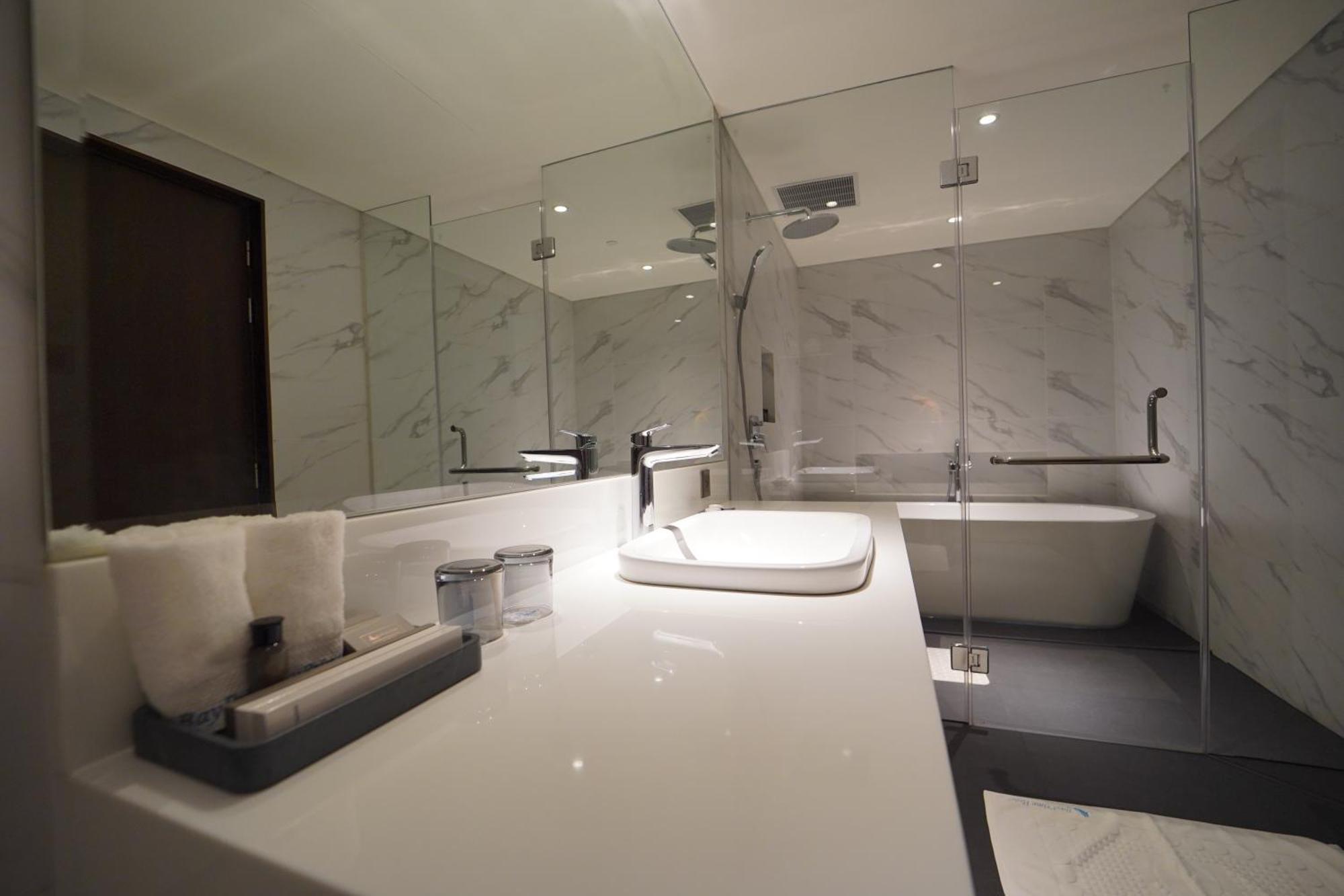 Bayprime Hotel Paranaque City Екстериор снимка